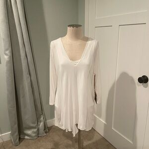 NWT MiracleBody White V-Neck Tunic top with shaper